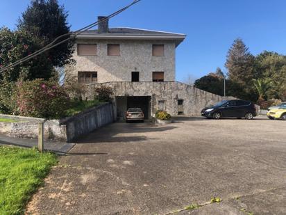 Vista exterior de Casa o xalet en venda en Valdés - Luarca amb Calefacció, Jardí privat i Parquet