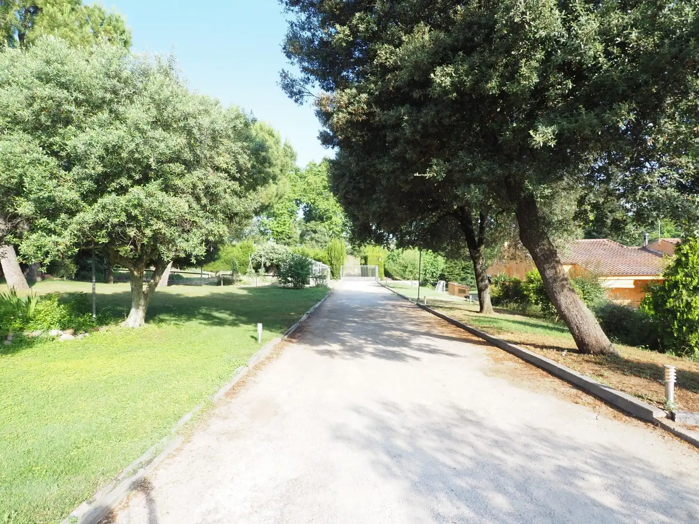 Vista exterior de Casa o xalet en venda en Canovelles amb Calefacció, Terrassa i Traster