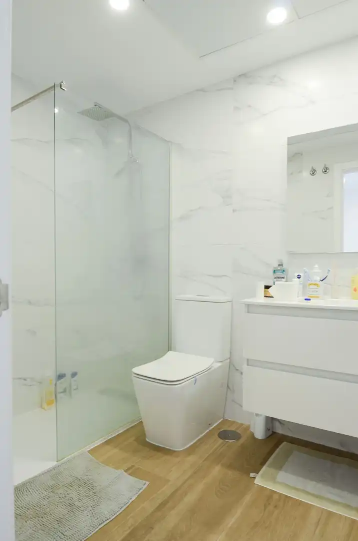 Bathroom of Flat for sale in Villanueva de la Cañada  with Air Conditioner and Heating