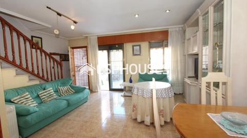 Foto 3 de Casa adosada en venda a Pueblo, Guardamar del Segura