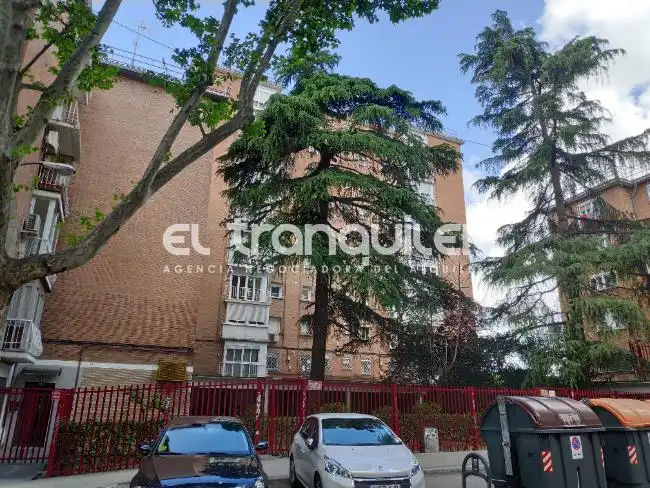 Vista exterior de Piso de alquiler en Madrid con Terraza, Amueblado y Lavadora