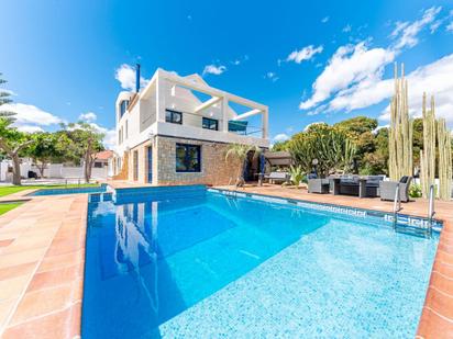 Piscina de Casa o xalet en venda en Alicante / Alacant amb Calefacció, Jardí privat i Terrassa