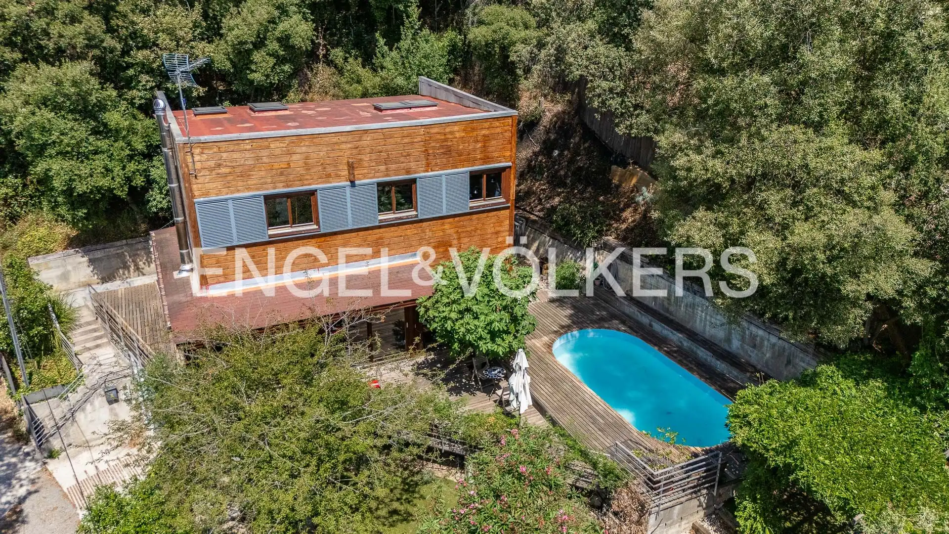 Vista exterior de Casa o chalet en venta en Barcelona con Calefacción, Jardín privado y Parquet