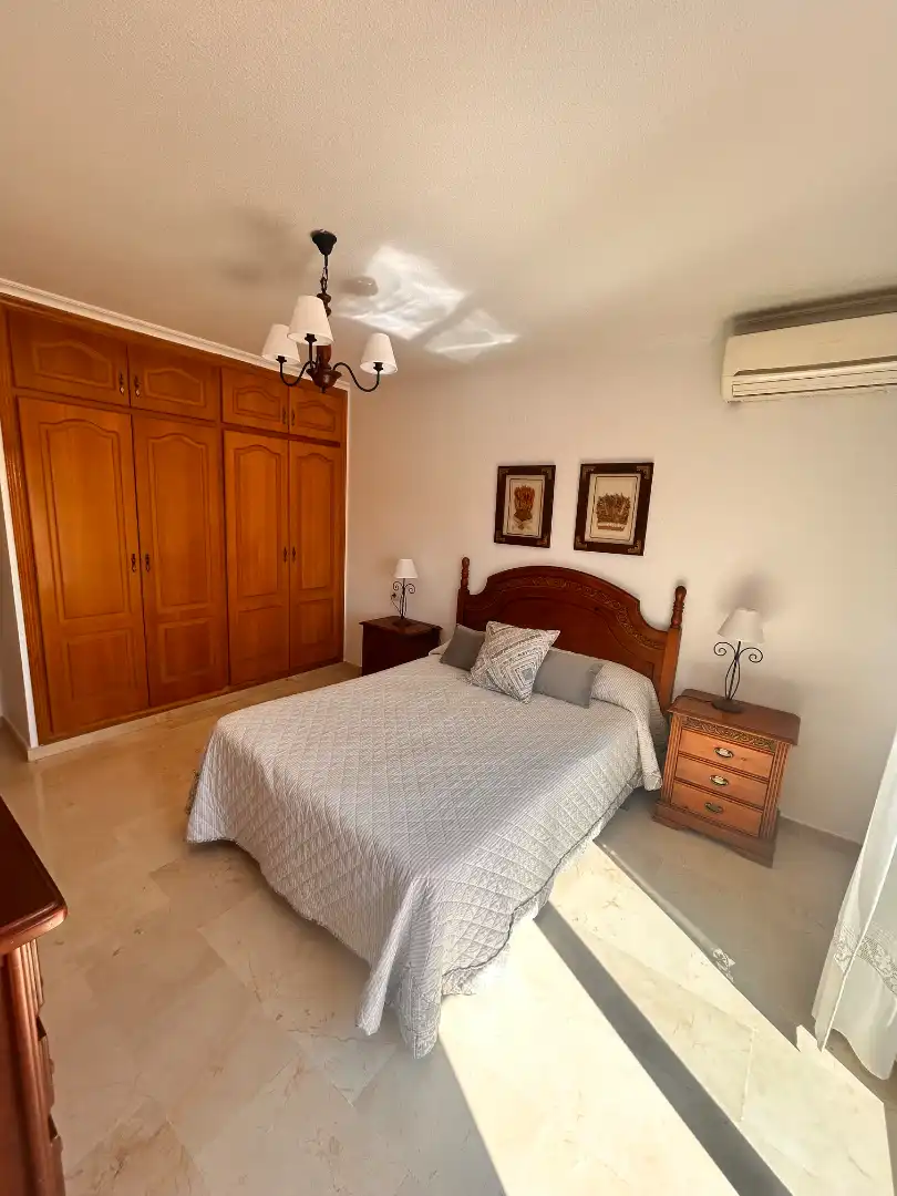 Habitación de Casa o chalet en venta en Elche / Elx con Aire acondicionado, Jardín privado y Terraza