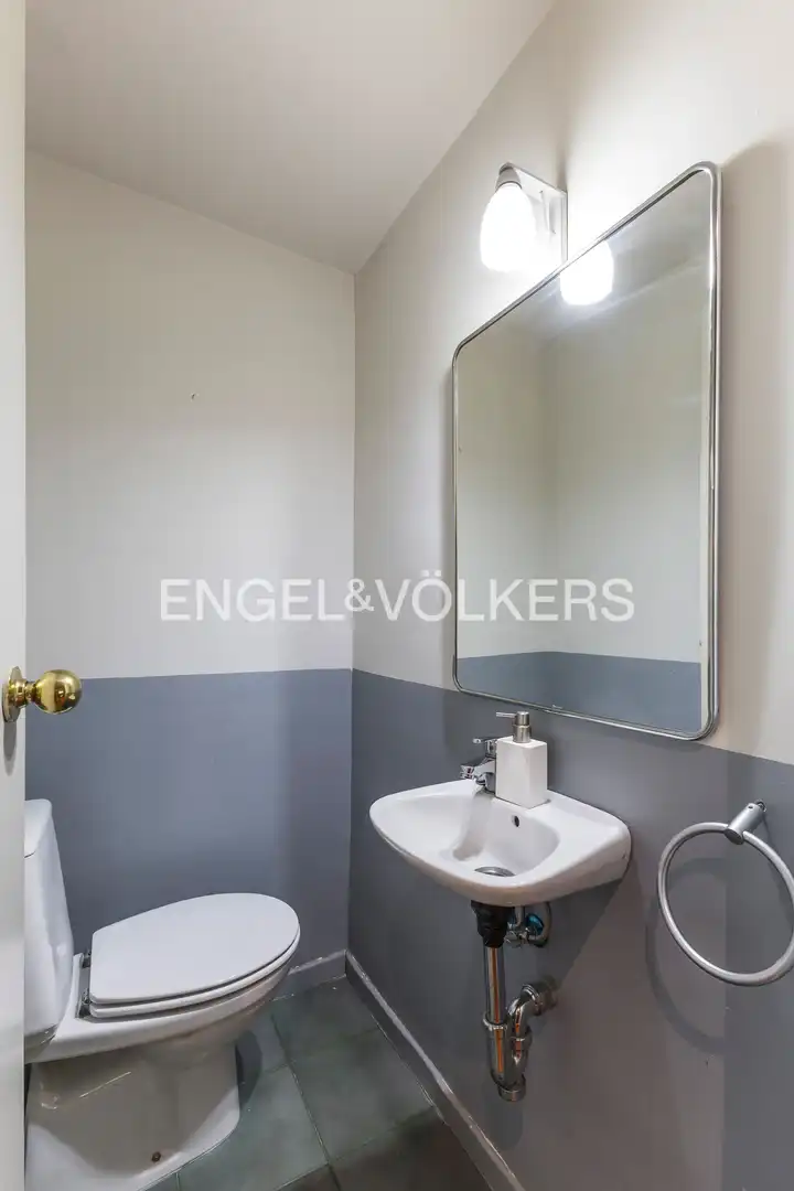 Bathroom of Flat for sale in Madrid  with Heating, Private garden and Parquet flooring