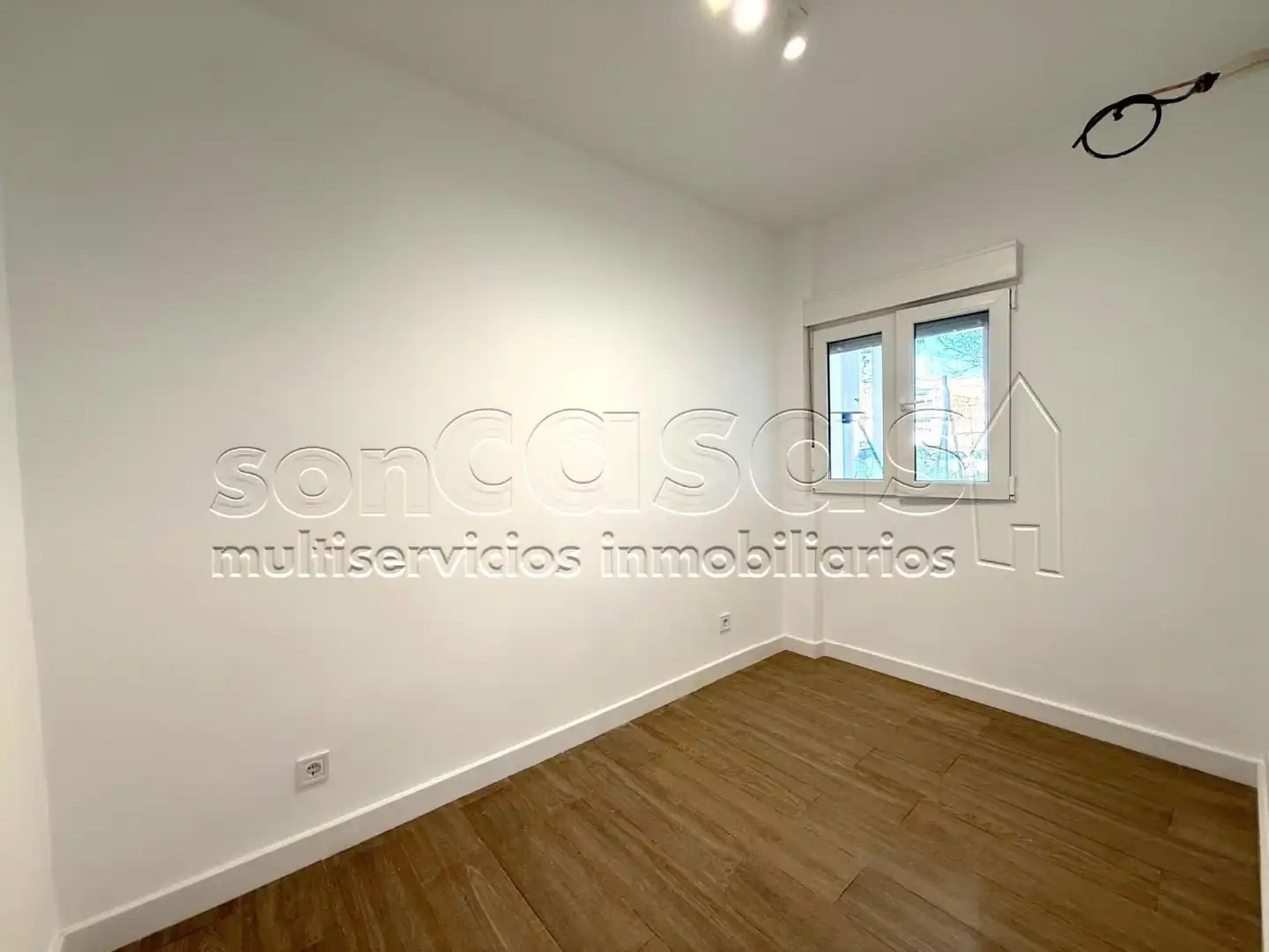 Flat for sale in Madrid  with Air Conditioner and Heating