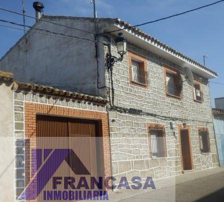 Casa-chalet en Venta en Cuerva
