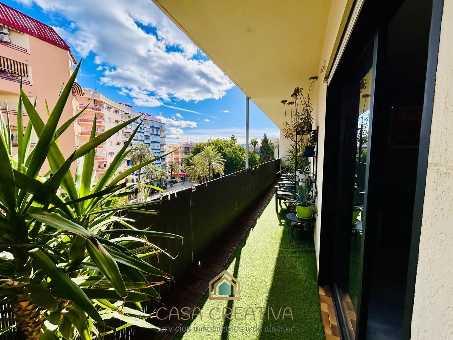 Außenansicht von Wohnung zum Verkauf in Gandia mit Privatgarten, Terrasse und Möbliert