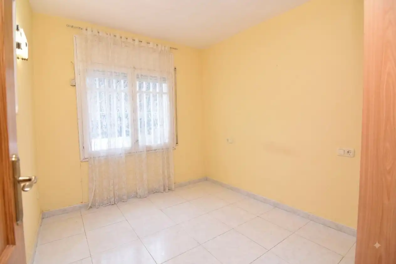 Habitación de Casa o chalet en venta en Pineda de Mar con Calefacción, Terraza y Trastero