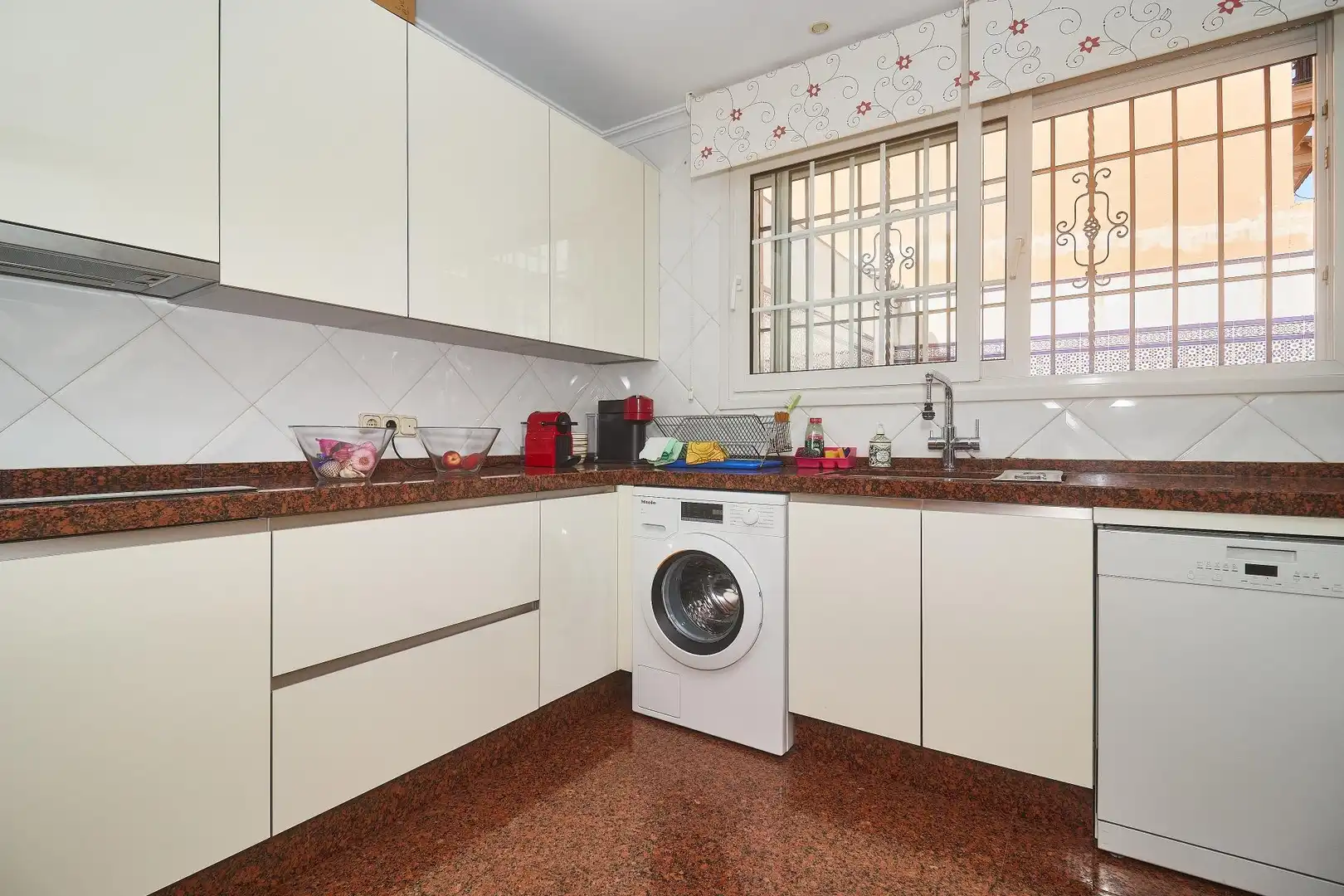 Cuina de Casa o xalet en venda en Fuengirola amb Aire condicionat, Calefacció i Terrassa