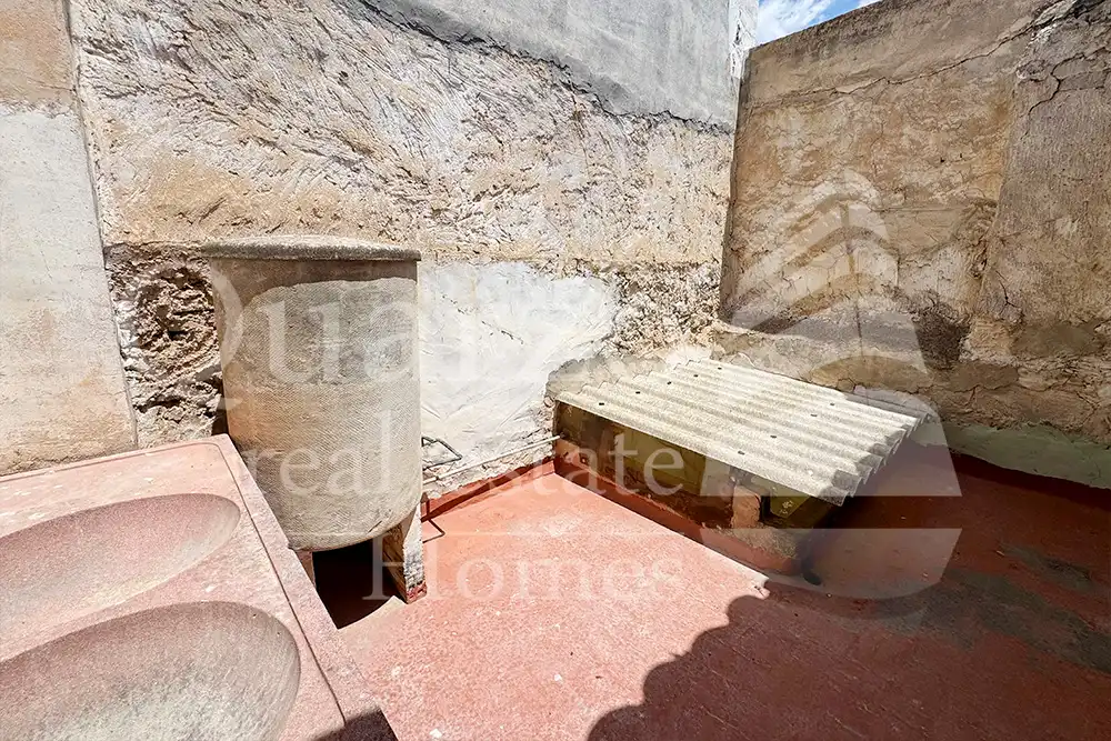 Vista exterior de Casa o xalet en venda en Ayora amb Calefacció, Terrassa i Traster