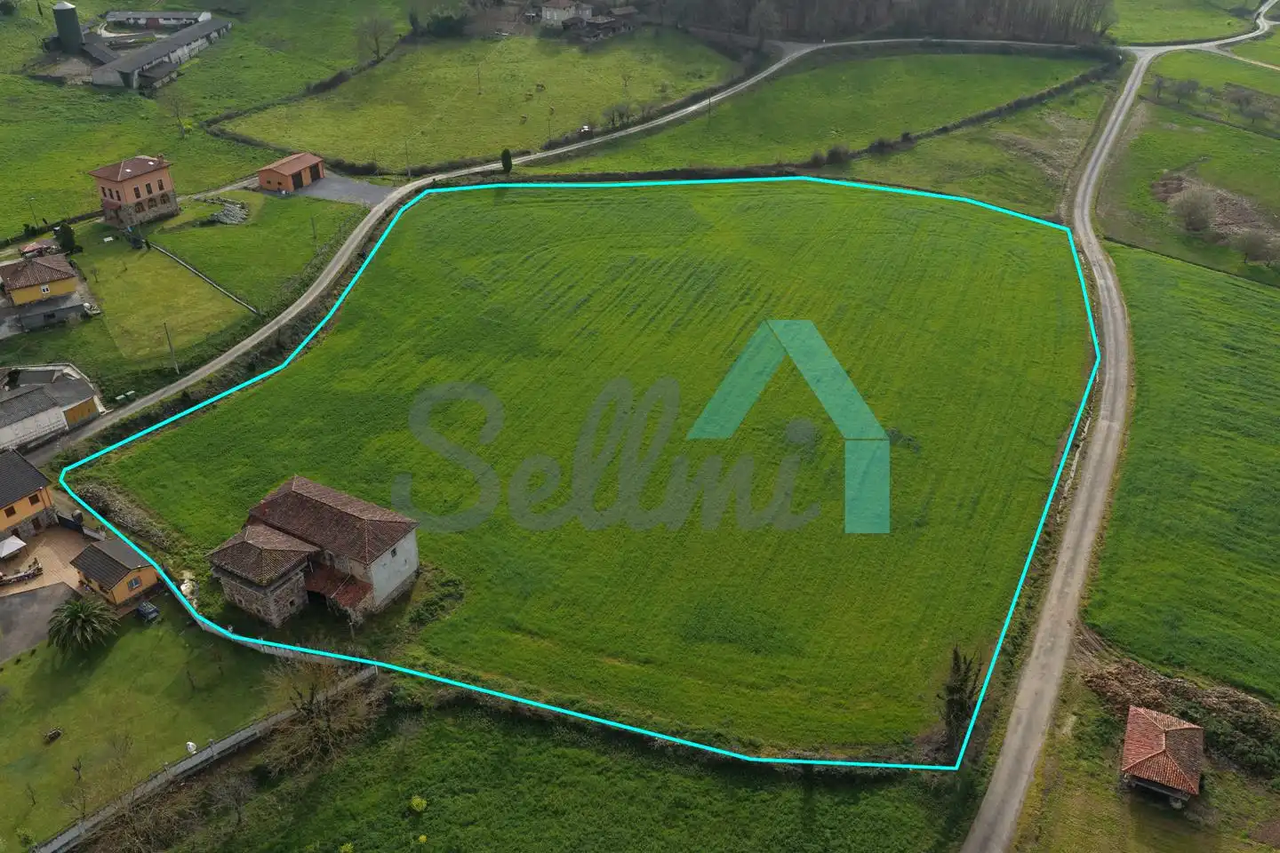 Casa o xalet en venda a Llamas, Salas