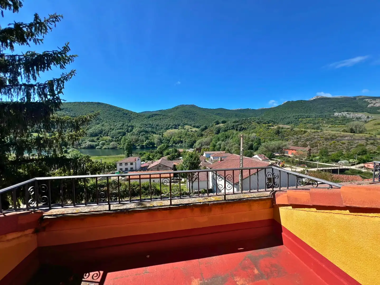 Terraza de Edificio en venta en Cervera de Pisuerga