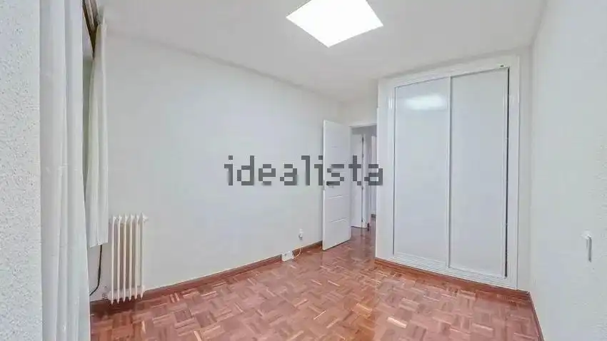 Bedroom of Flat for rent in Madrid  with Air Conditioner, Heating and Terrace
