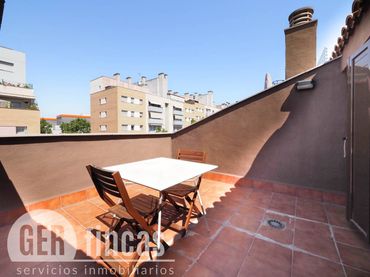 Duplex avec balcon à vendre à Avenida Madrid