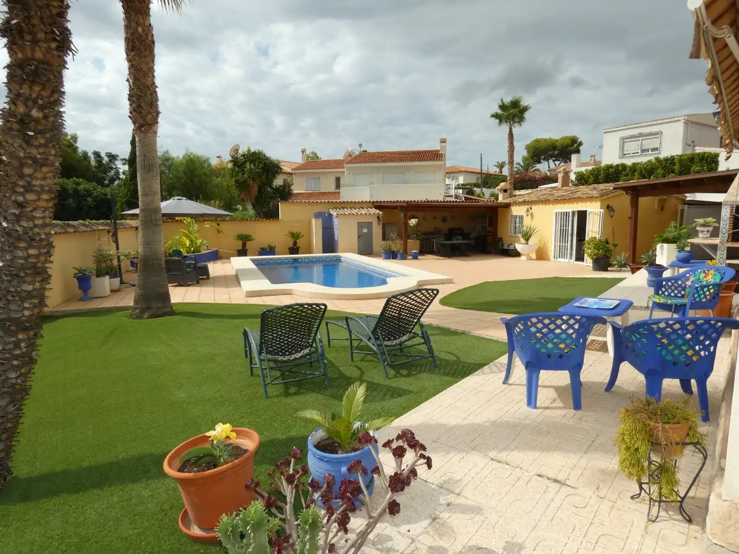 Piscina de Casa o chalet en venta en L'Alfàs del Pi con Aire acondicionado, Calefacción y Jardín privado