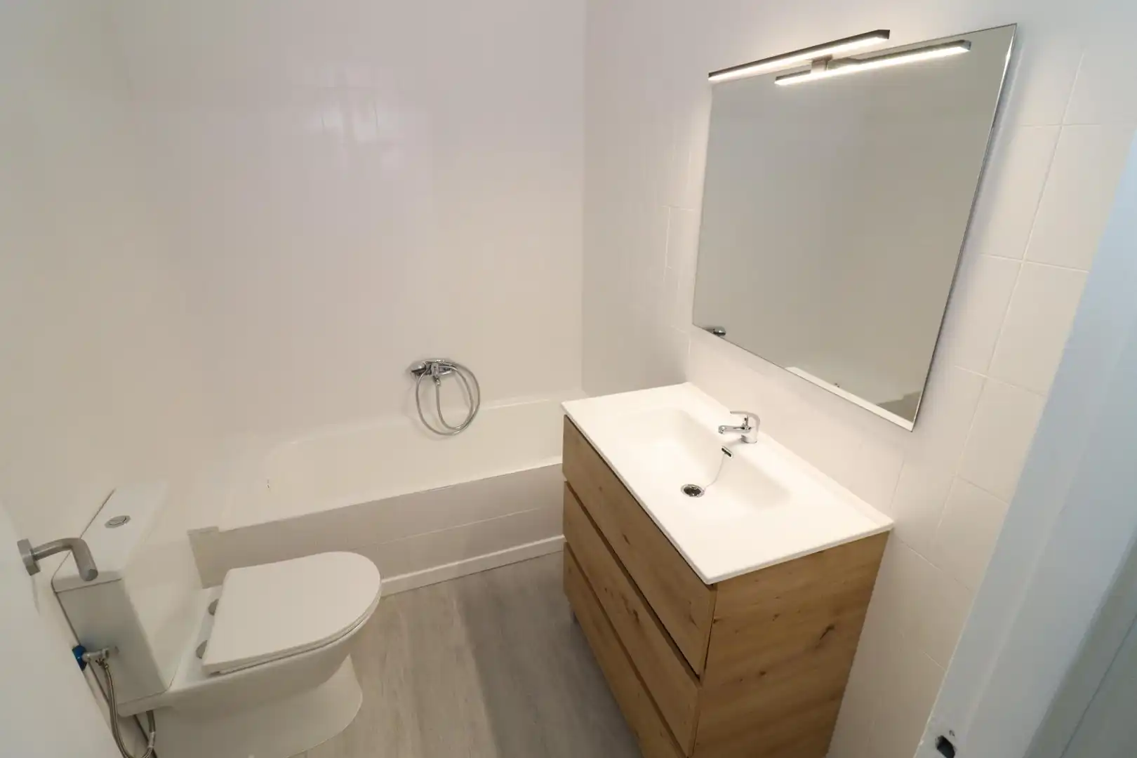 Baño de Piso en venta en Alcanar con Parquet y Terraza
