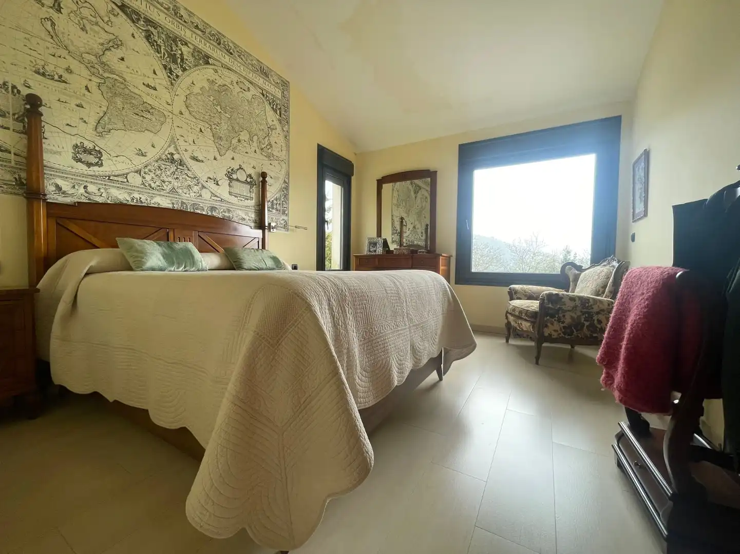 Dormitori de Casa o xalet en venda en Sariego amb Calefacció, Terrassa i Traster