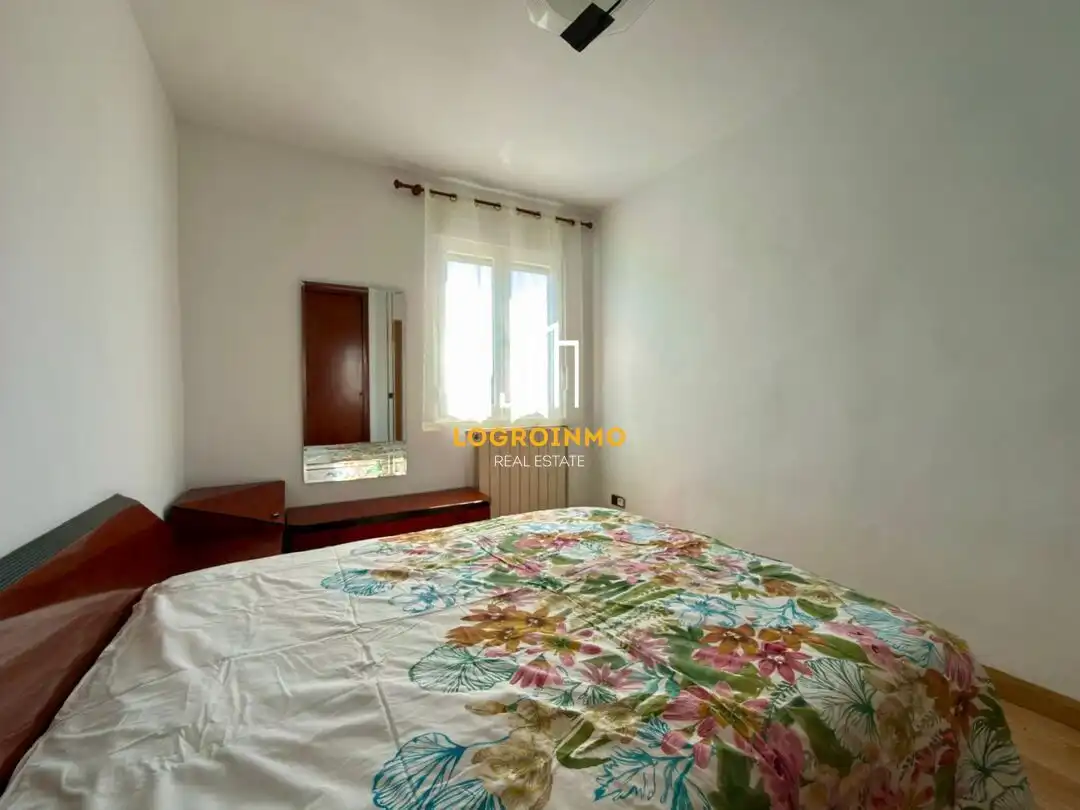 Bedroom of Flat for rent in  Logroño  with Heating and Storage room
