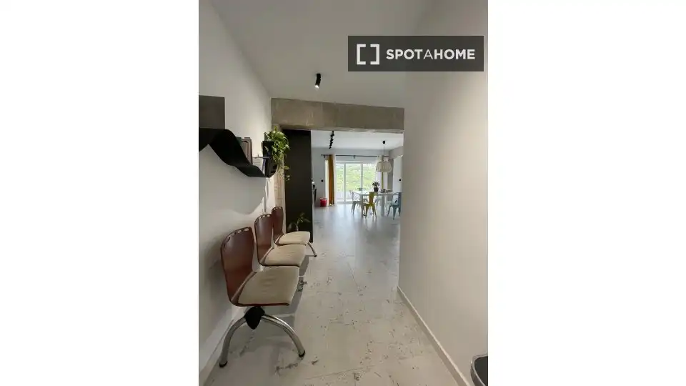 Flat for rent in Gilet  with Air Conditioner, Heating and Furnished