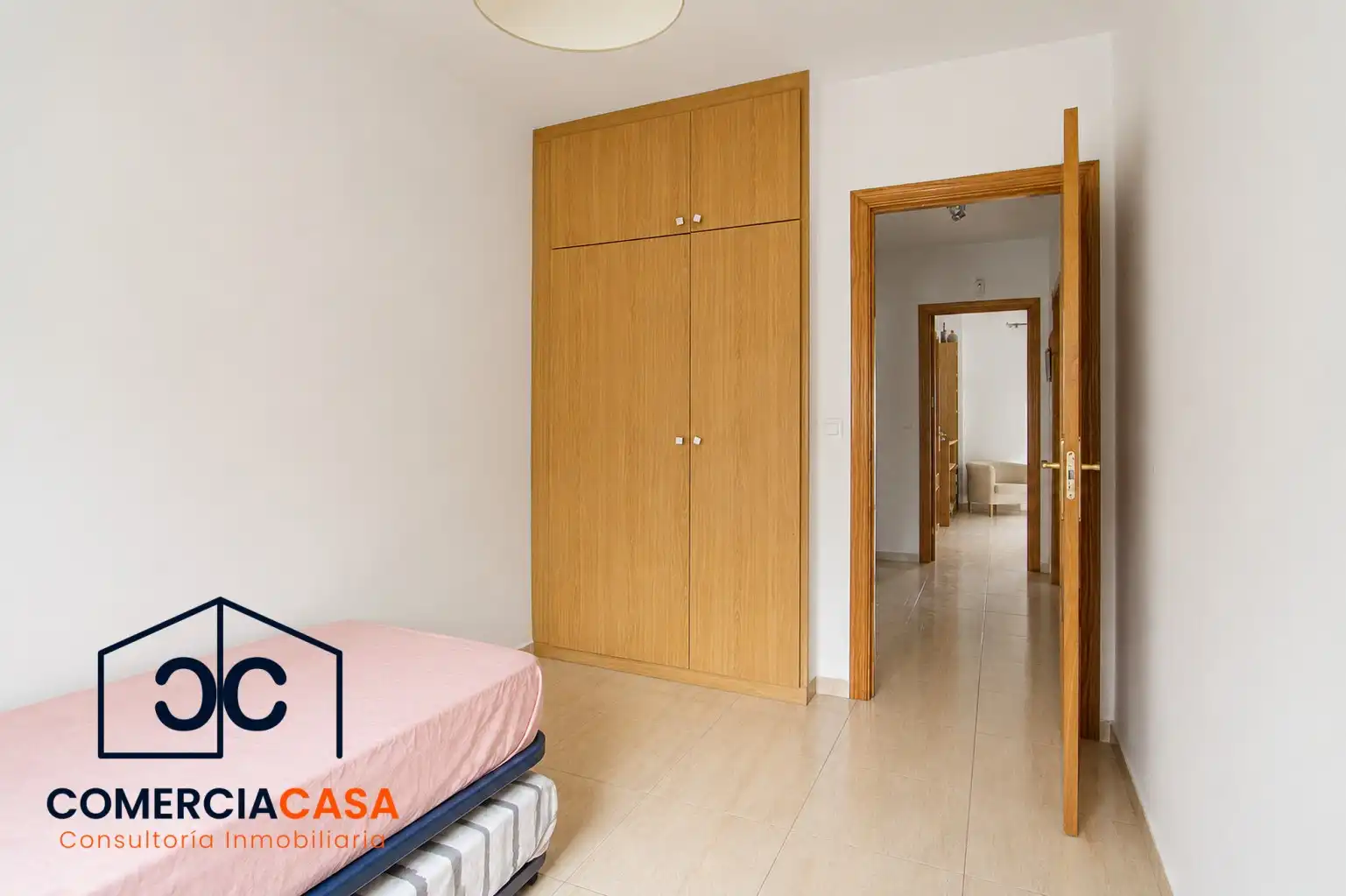 Casa o chalet en venta en Jun con Calefacción, Trastero y Piscina