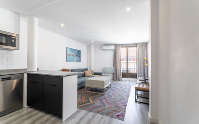 Dormitori de Apartament en venda en  Madrid Capital amb Aire condicionat i Terrassa