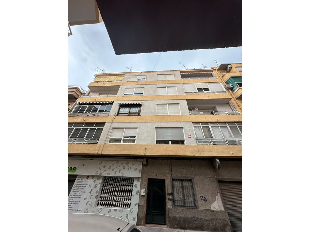 Vista exterior de Piso en venta en Elda con Trastero y Balcón