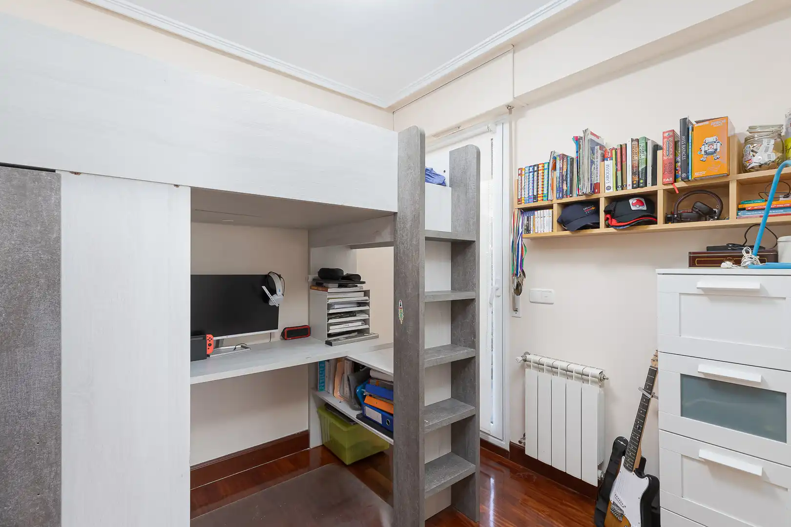 Dormitori de Dúplex en venda en Donostia - San Sebastián  amb Calefacció, Jardí privat i Parquet