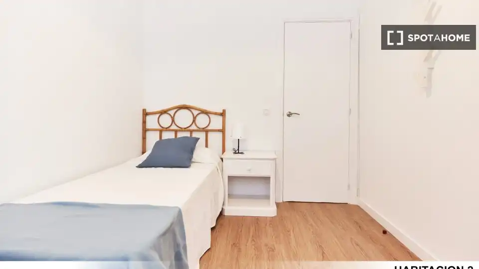 Habitación de Piso de alquiler en Sevilla con Aire acondicionado, Calefacción y Amueblado