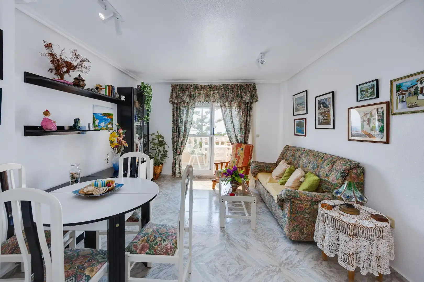 Sala d'estar de Apartament en venda en Torrevieja amb Piscina, Moblat i Rentadora
