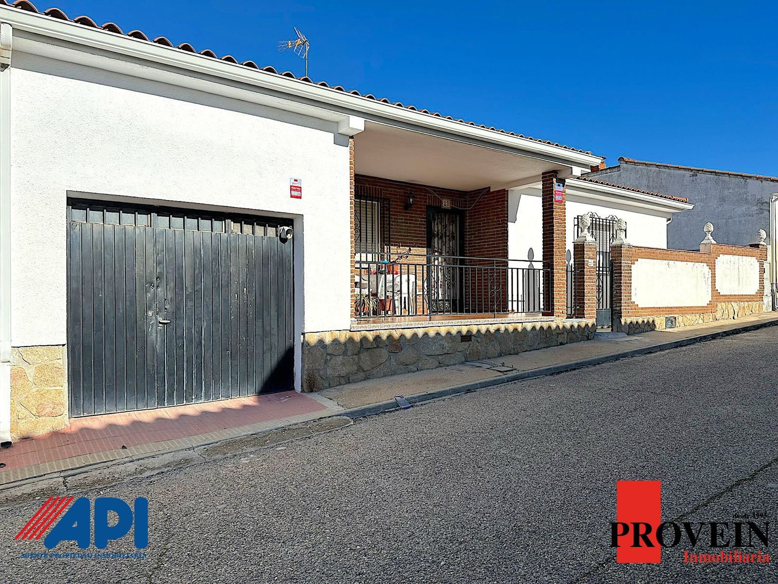 Casa adosada en venta en Calle Cristo del Amparo, Santa Cruz del Retamar pueblo