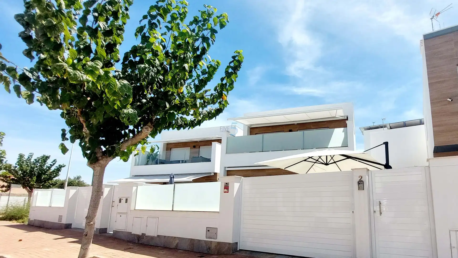 Vista exterior de Casa o chalet en venta en San Pedro del Pinatar con Aire acondicionado, Terraza y Trastero