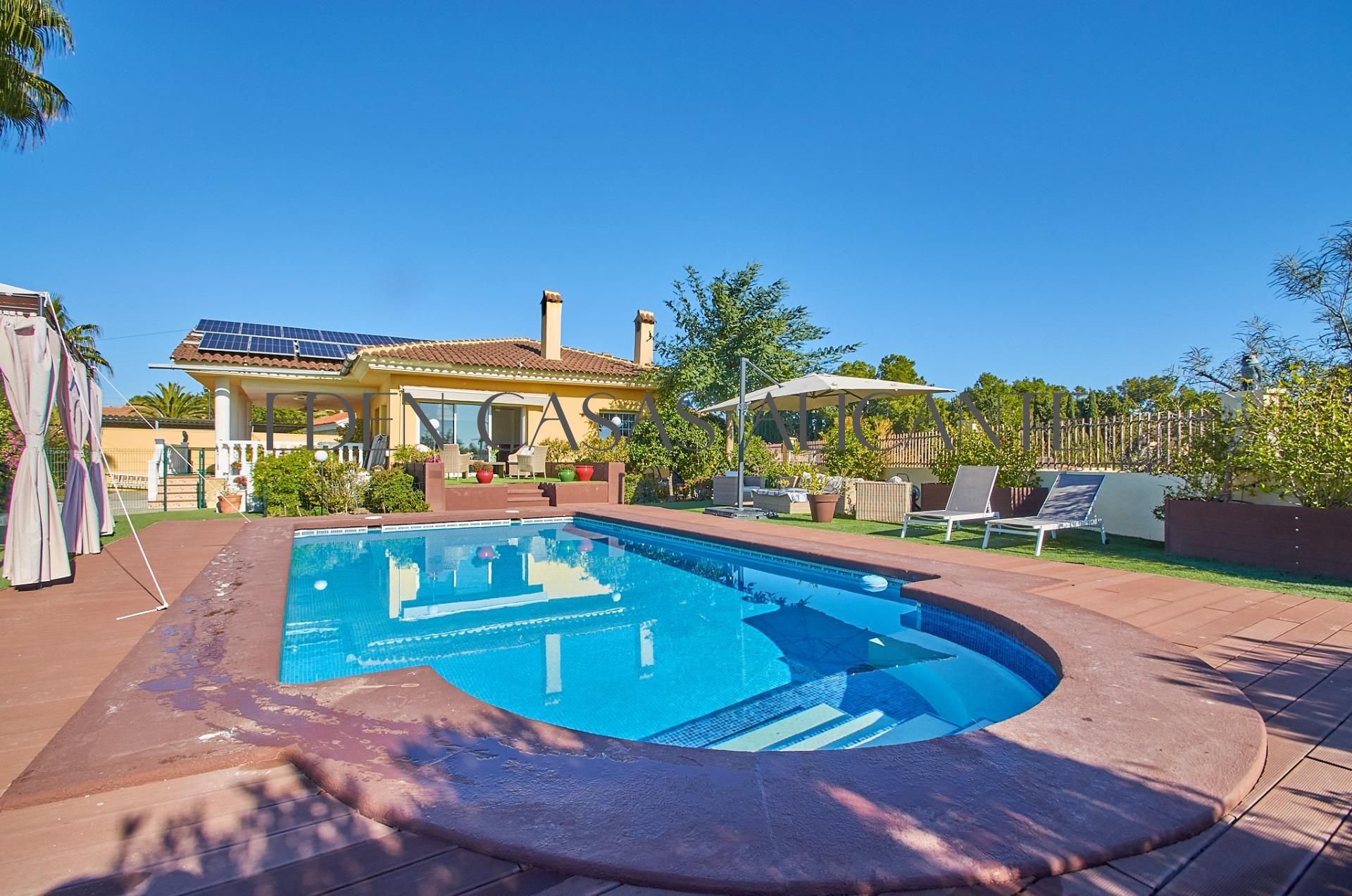 Swimming pool of House or chalet for sale in San Vicente del Raspeig / Sant Vicent del Raspeig  with Air Conditioner, Heating and Private garden