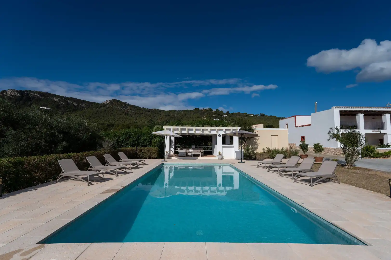 Schwimmbecken von Haus oder Chalet zur Miete in Sant Josep de sa Talaia mit Klimaanlage, Privatgarten und Möbliert