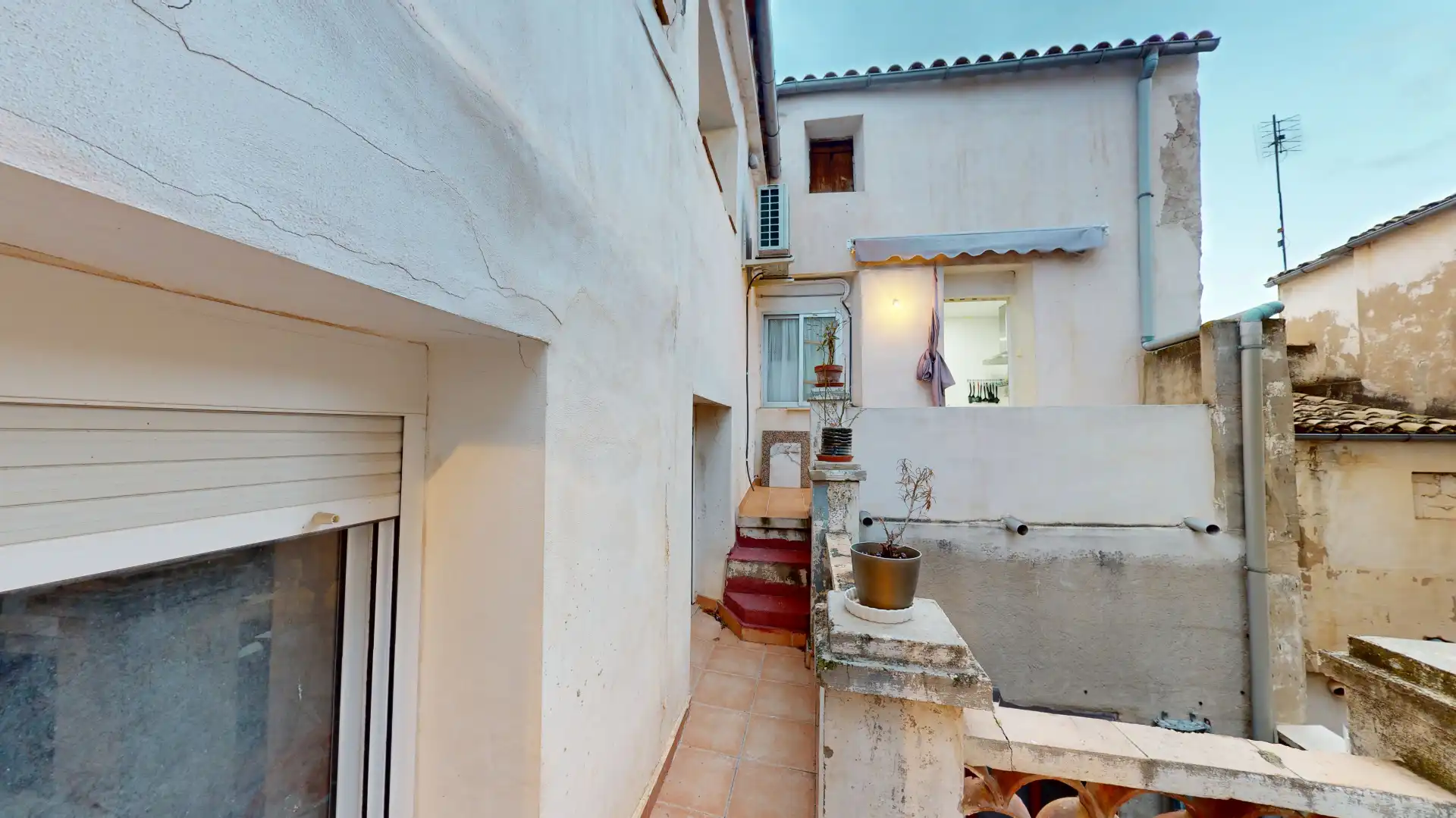 Terrasse von Einfamilien-Reihenhaus zum Verkauf in Onil mit Klimaanlage und Balkon