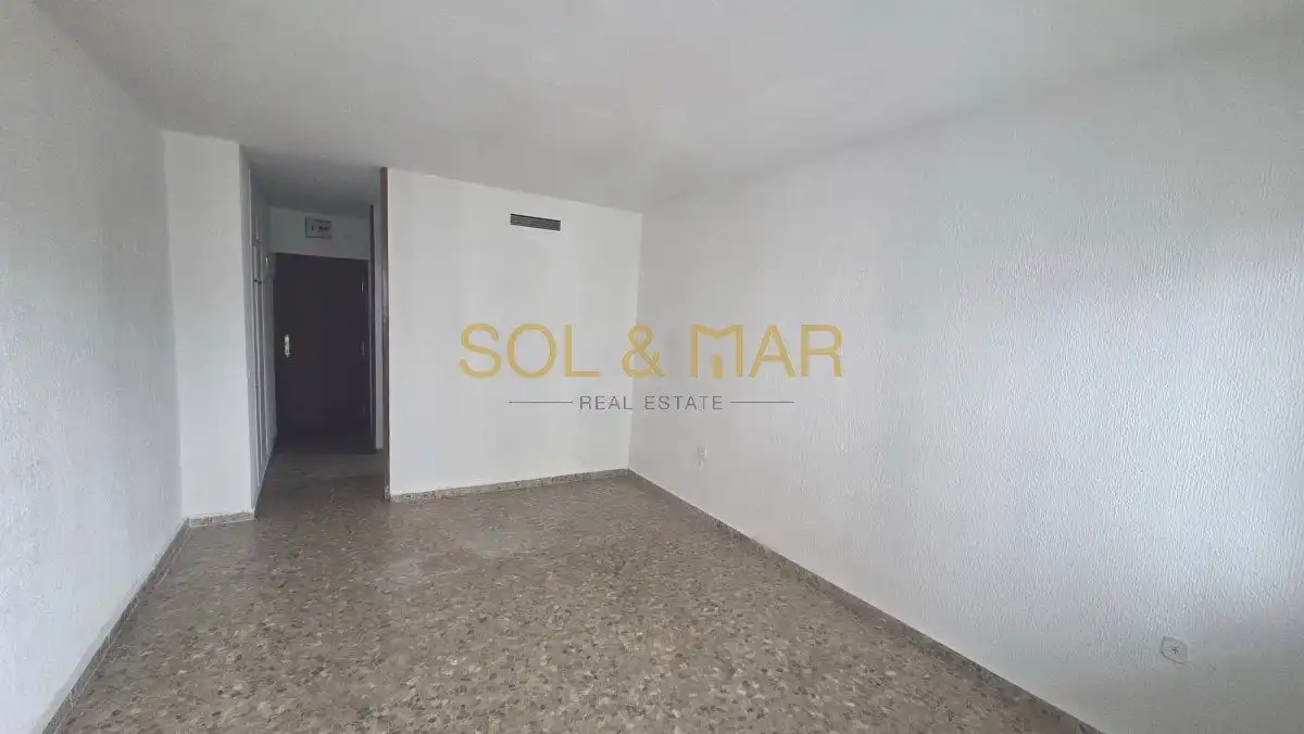 Wohnung zum Verkauf in Torremolinos mit Heizung, Terrasse und Gemeinschaftspool