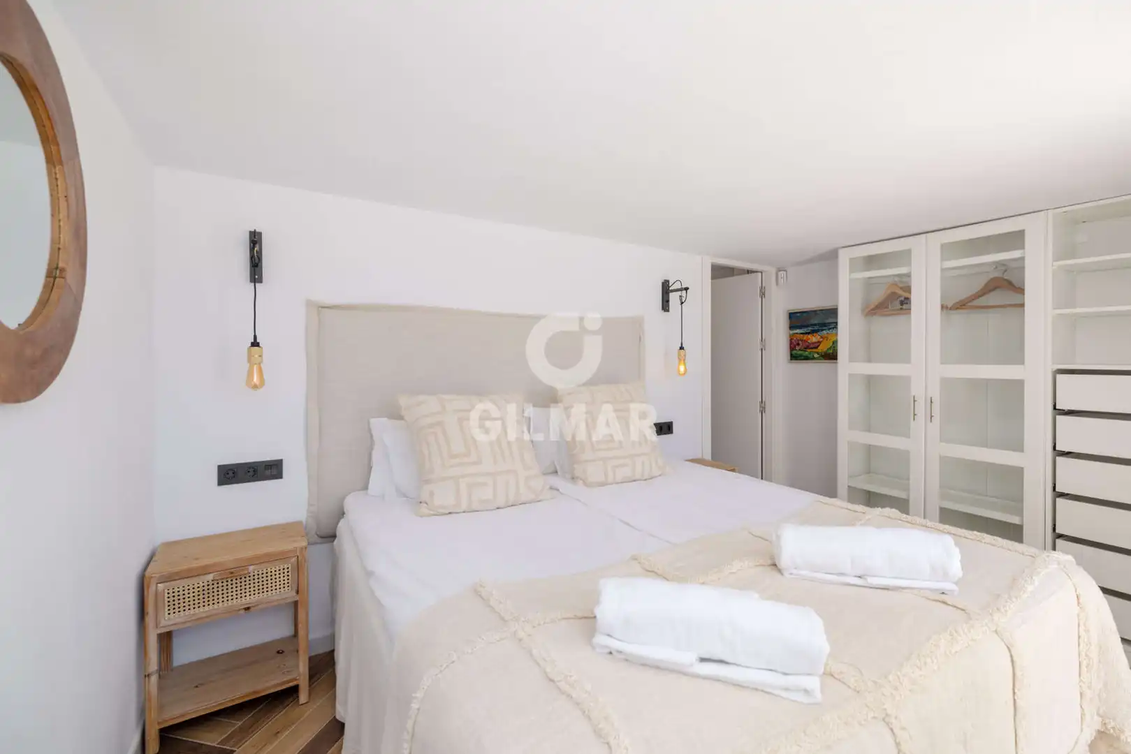 Dormitori de Casa adosada en venda en Estepona amb Jardí privat