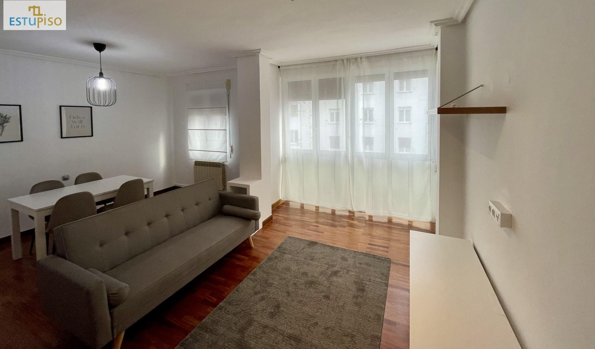 Living room of Flat for rent in Vitoria - Gasteiz  with Heating, Storage room and Furnished