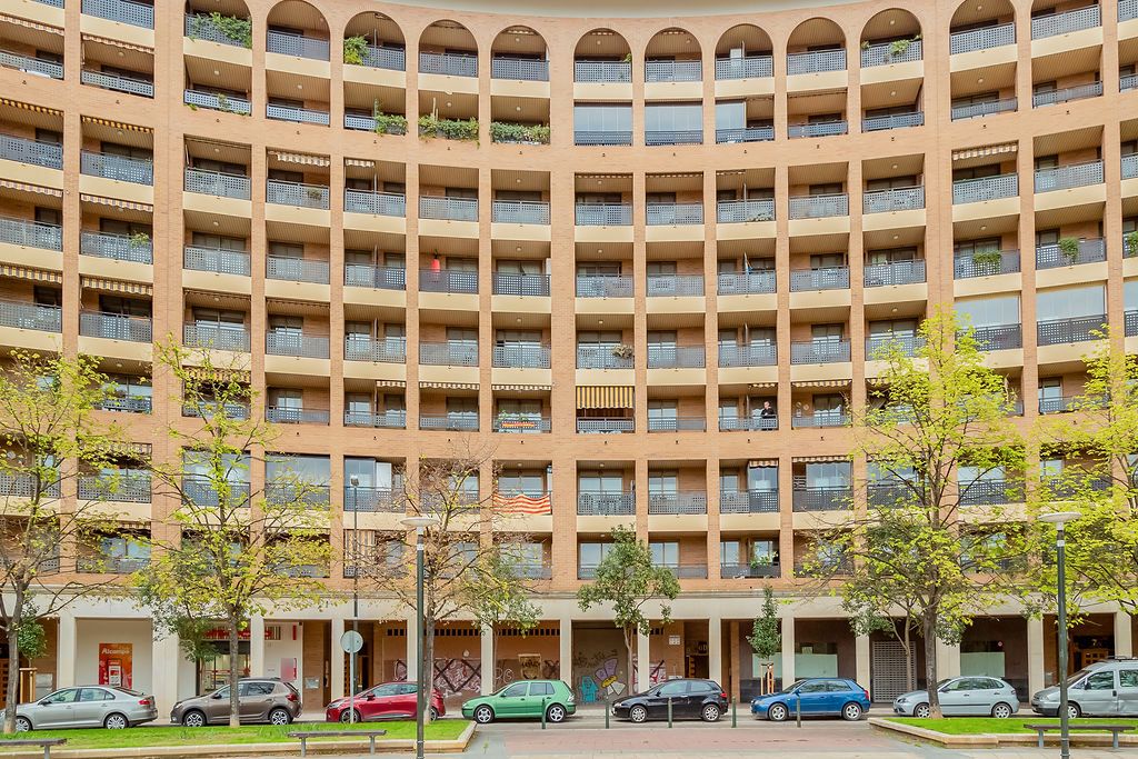 Vista exterior de Local en venta en  Zaragoza Capital