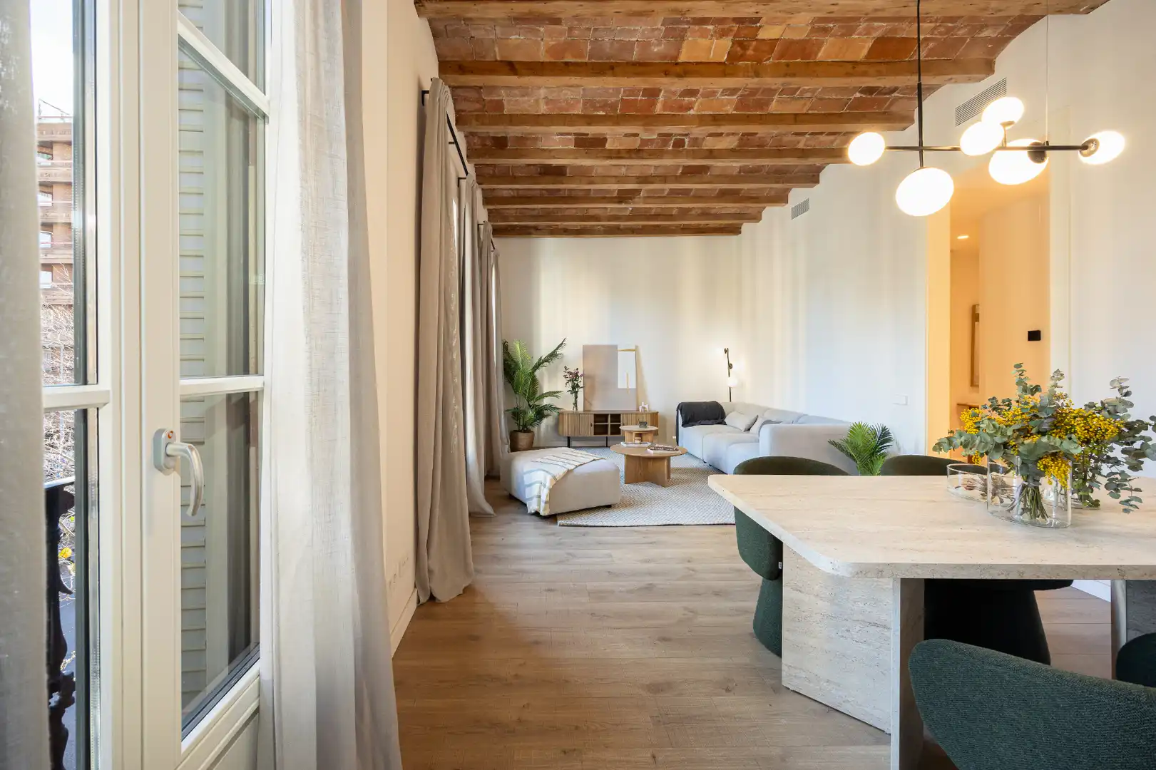 Sala d'estar de Pis en venda en Barcelona amb Aire condicionat, Calefacció i Parquet