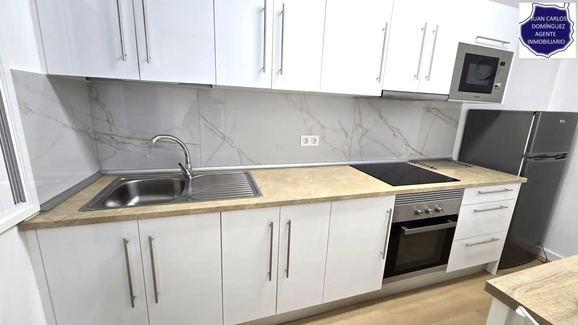 Cuina de Apartament de lloguer en Las Palmas de Gran Canaria amb Terrassa
