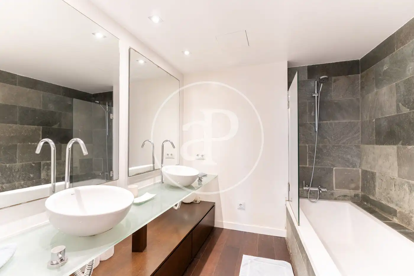 Baño de Ático de alquiler en  Palma de Mallorca con Aire acondicionado, Calefacción y Terraza