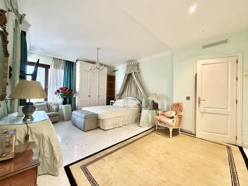 Habitación de Apartamento de alquiler en Marbella con Aire acondicionado, Calefacción y Terraza