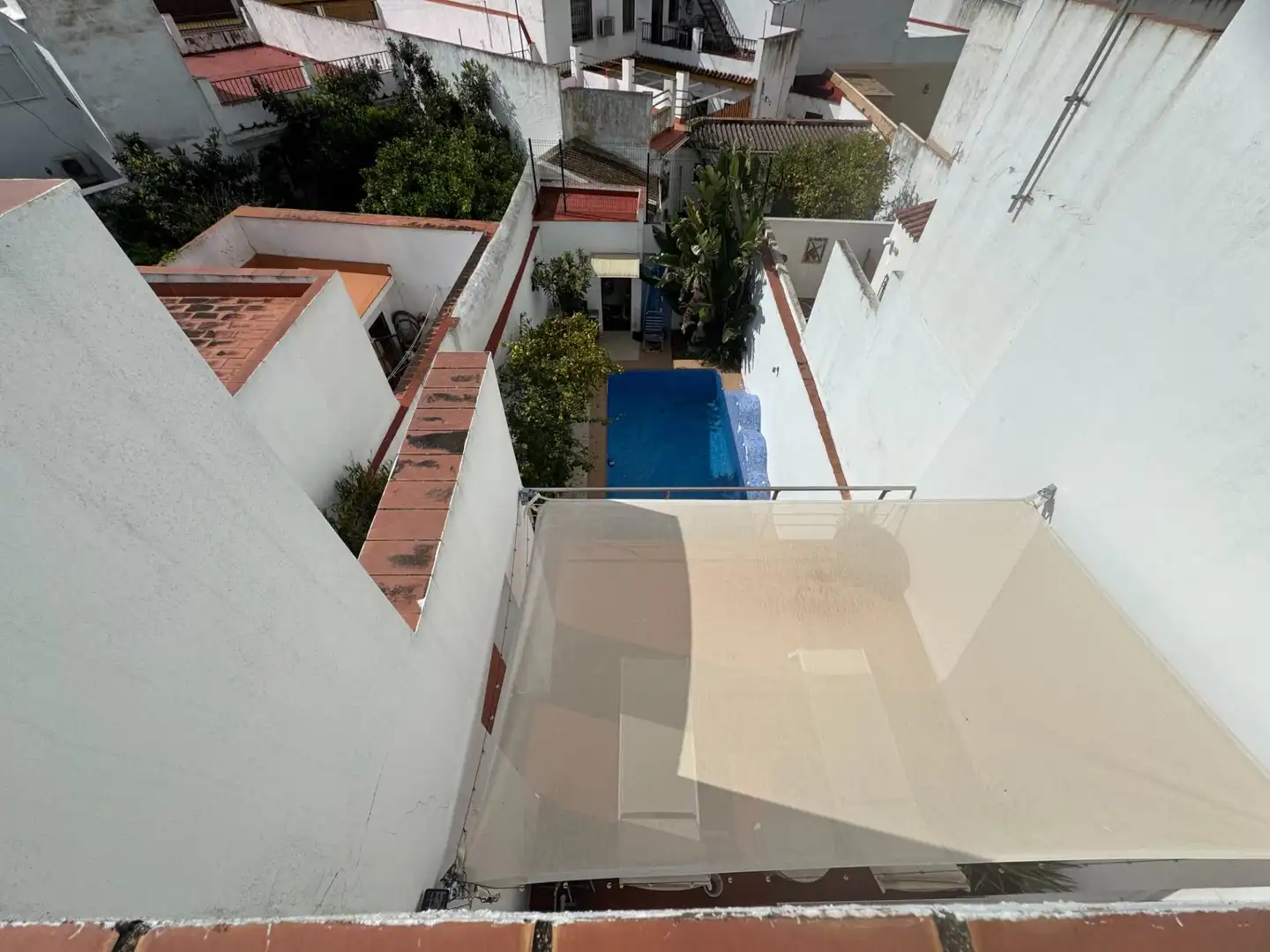 Vista exterior de Casa o xalet en venda en Dos Hermanas amb Aire condicionat, Jardí privat i Terrassa