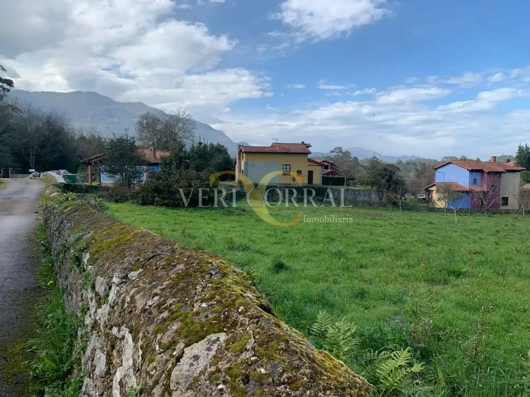 Land for sale in Llanes