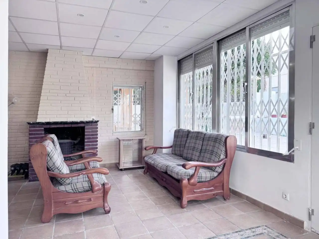 Haus oder Chalet zur Miete in Paterna mit Privatgarten, Terrasse und Möbliert