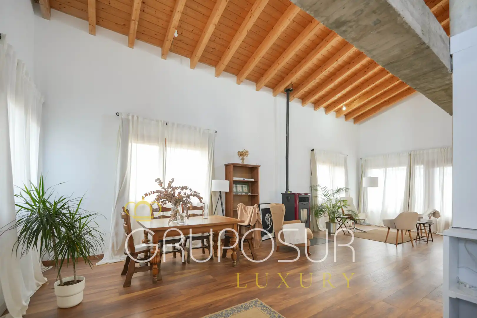 Wohnzimmer von Einfamilien-Reihenhaus zum Verkauf in Valladolid mit Klimaanlage, Heizung und Terrasse