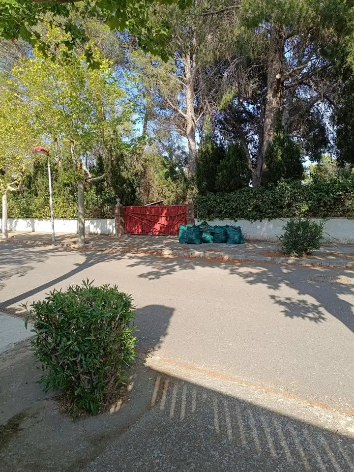 Vista exterior de Casa o xalet en venda en Zuera amb Jardí privat i Piscina comunitària