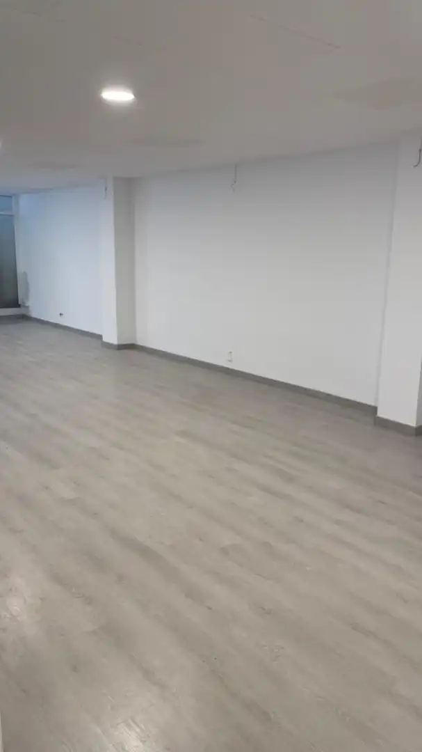 Commercial properties for rent in El Masnou  with Air Conditioner