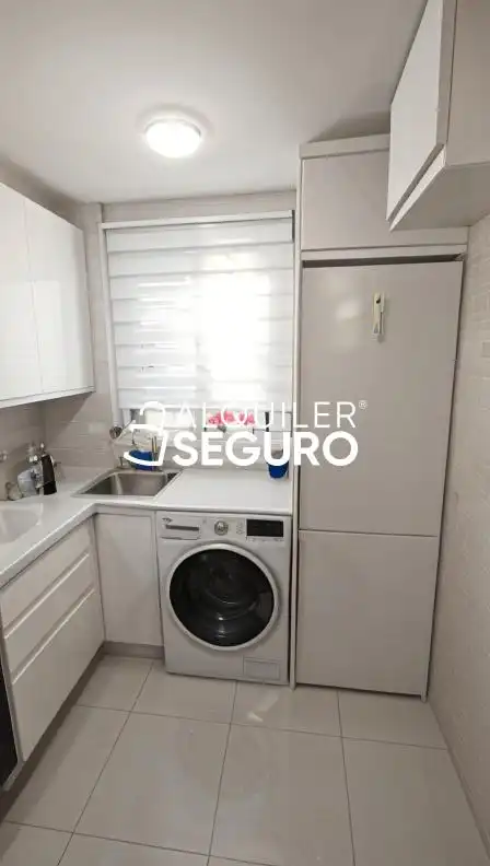 Cuina de Pis de lloguer en Madrid amb Aire condicionat